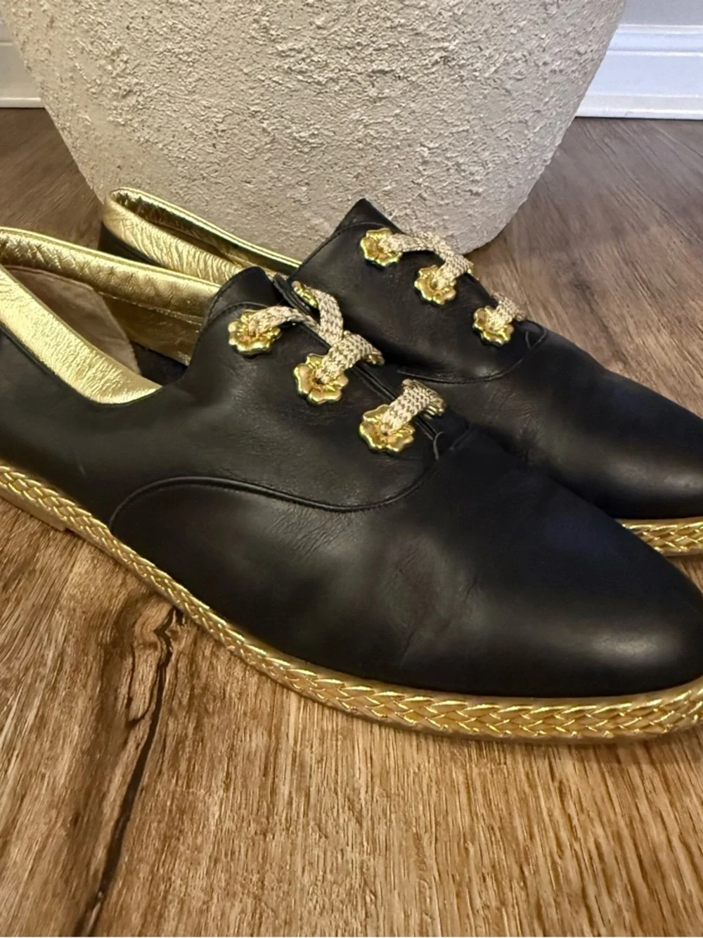 Bally Jallut Oxfords Espadrilles Tennis Shoes Size 11 Gold Flowers Black Leather